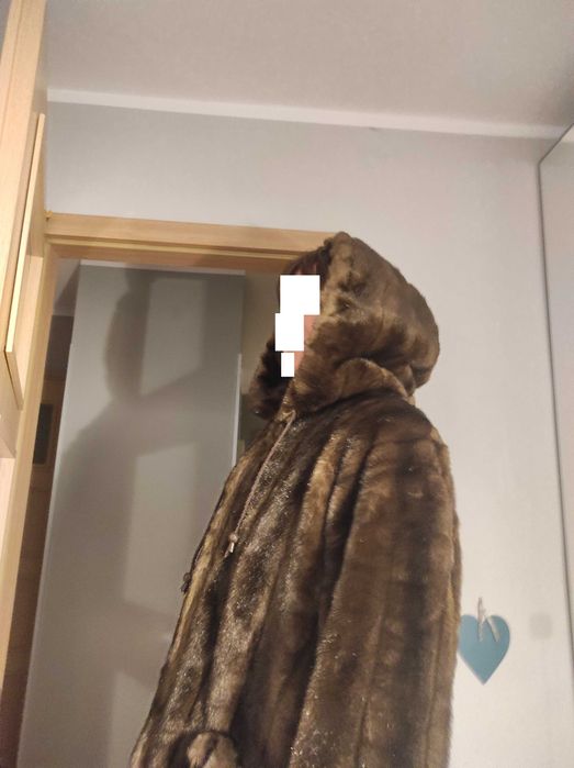 Piękne, brązowe futro, oversize, kieszenie, kaptur, super jakość