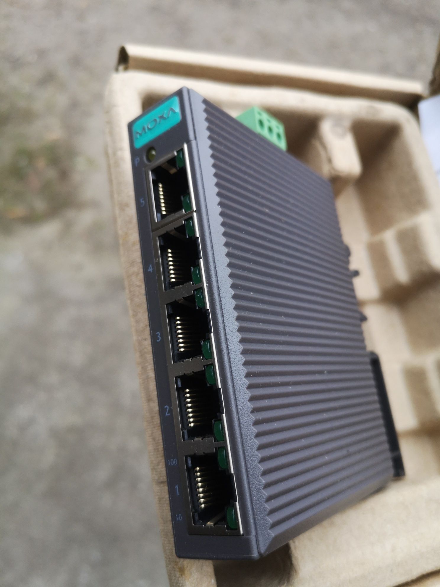 Moxa EDS-205-V 2.1.2 switch