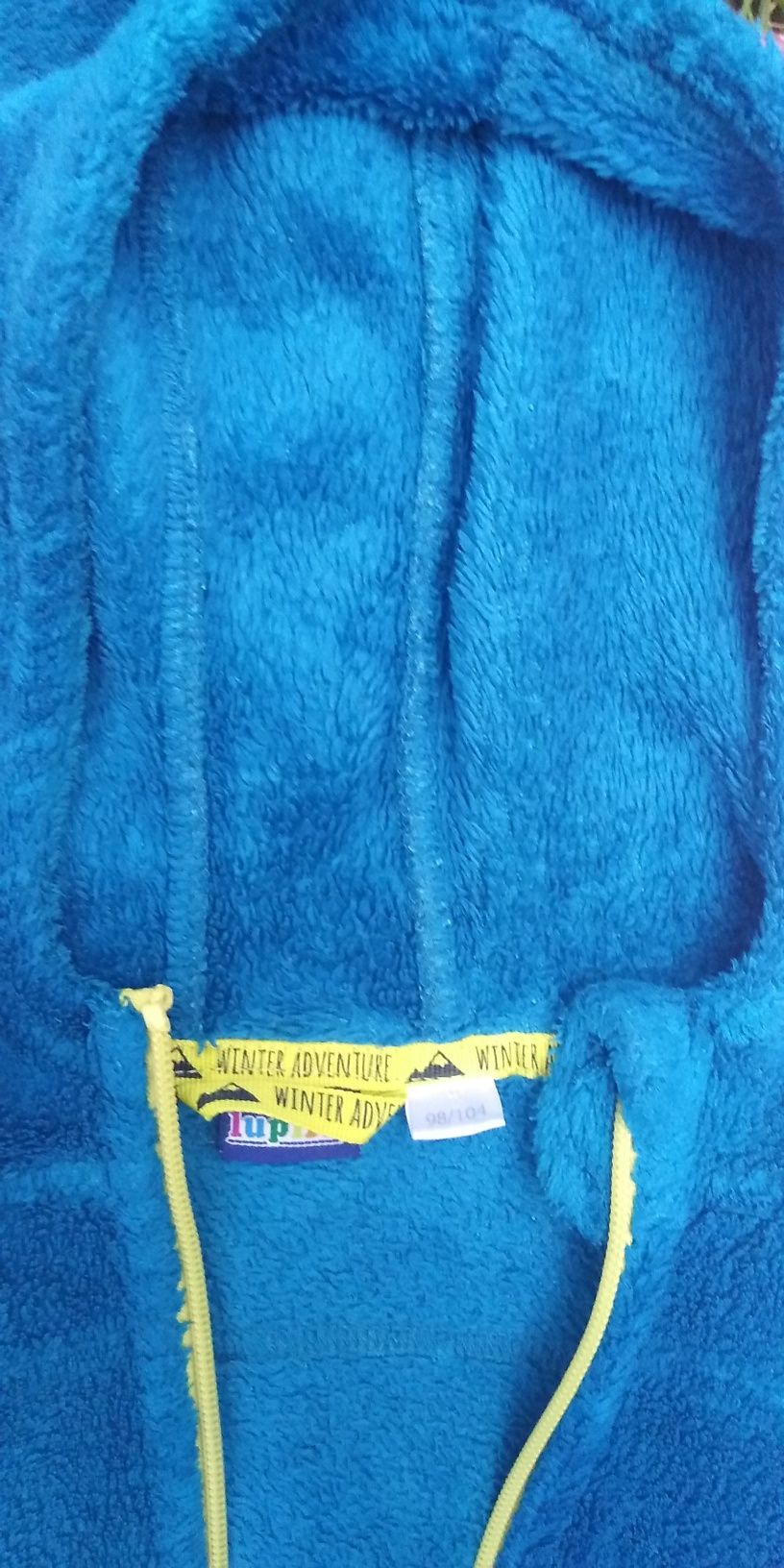 Śliczna niebieska  polarowa bluza z kapturem lupilu roz 98-104.