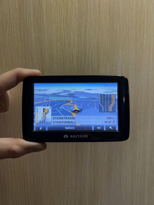 GPS-навігатор Navigon працює без інтернету  Україна + Європа