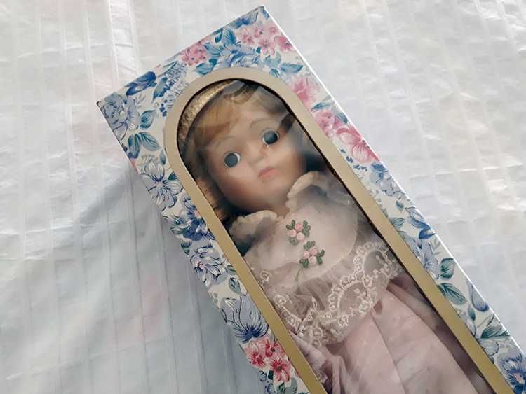 Boneca Porcelana Louça Vintage Antiga Clássica
