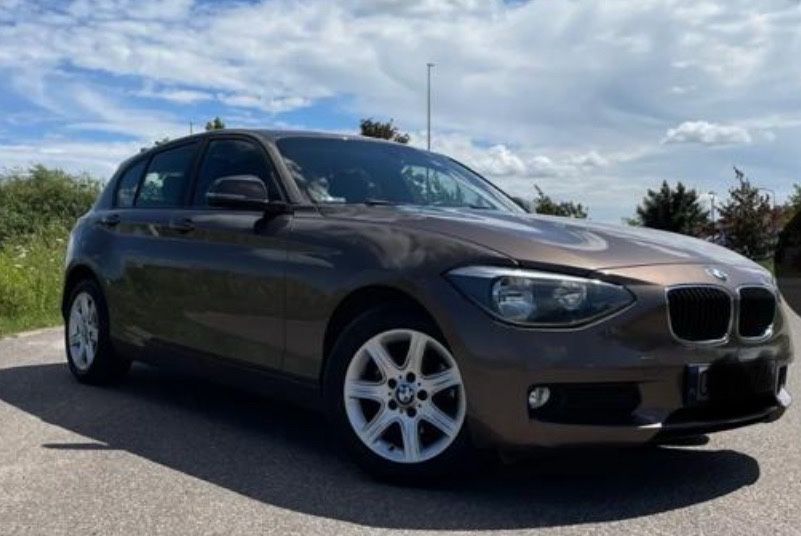 BMW 114I, samochod osobowy, hatchback
