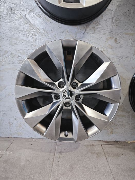 Felgi alu 5x112 18" Skoda Octavia Superb J8 ET44