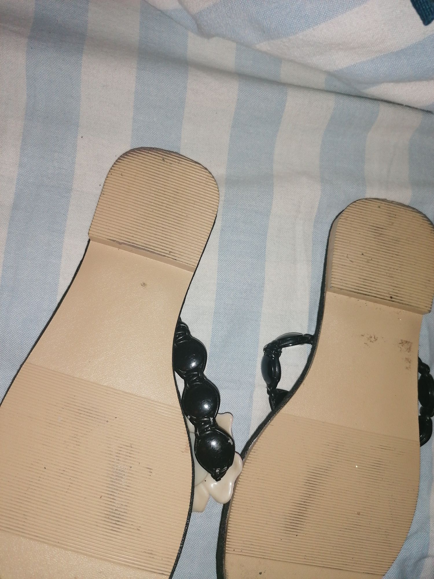 Havaianas novas com flor