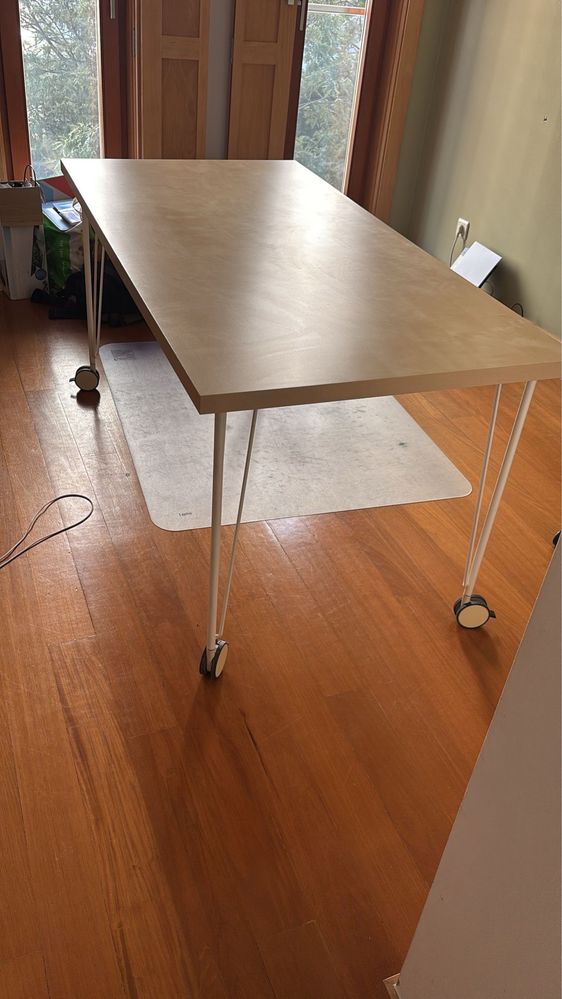 Secretaria ikea com pes rodas ikea