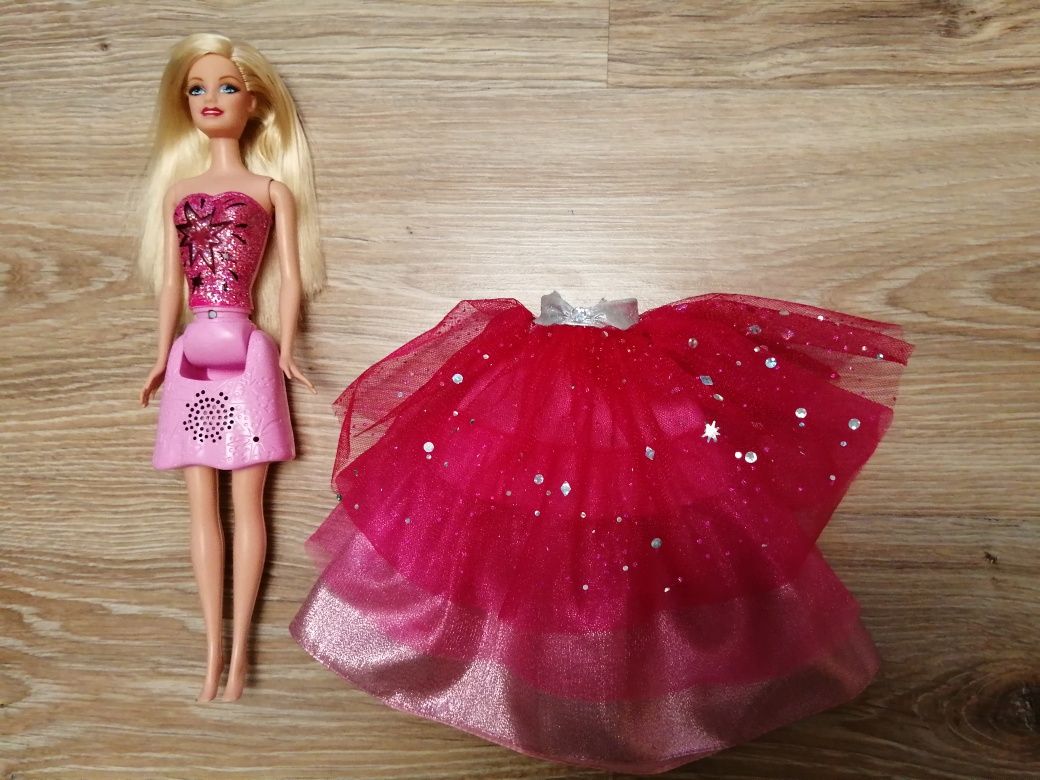 Barbie Modna Paryżanka 2010 r. Interaktywna świeci i gra. Suknia 2w1.