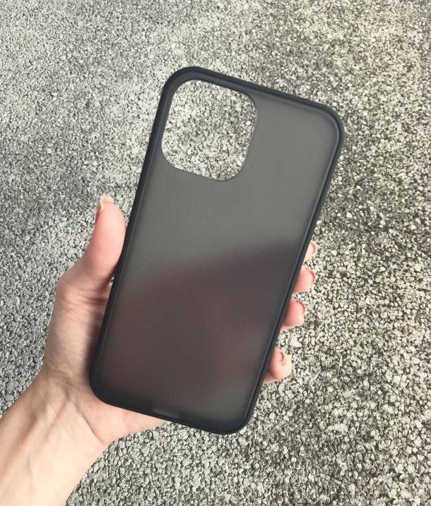 Capa reforçada Smoked iPhone 16/16 Pro/15/14/13/12/12 Pro/11/etc.