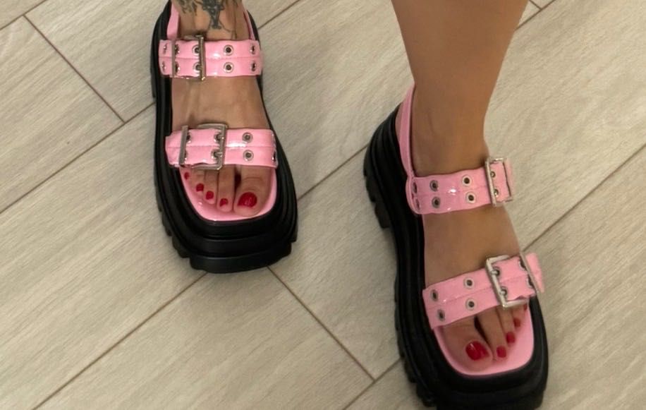 Сандалі літні на платформі