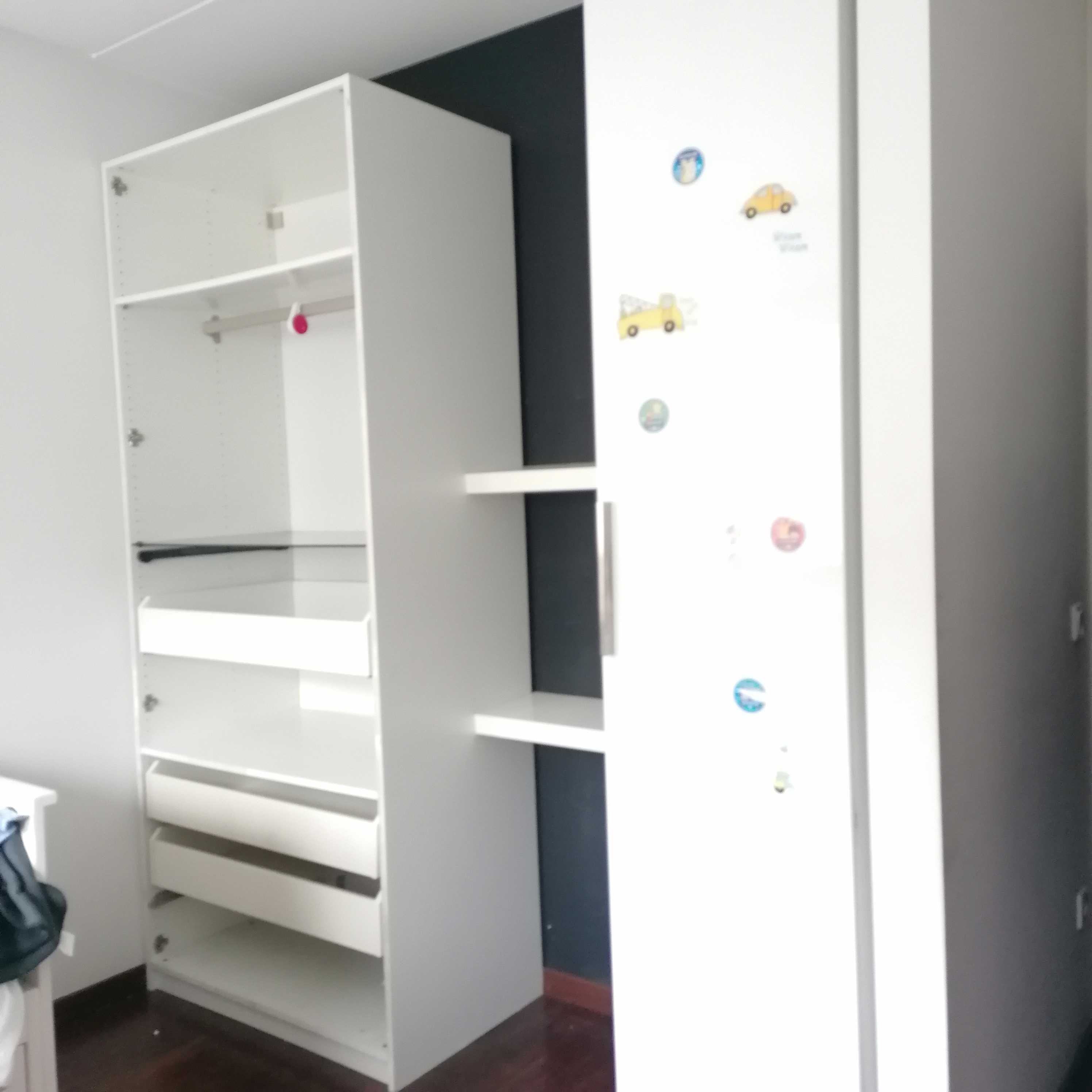 Roupeiro IKEA 2 +1 porta