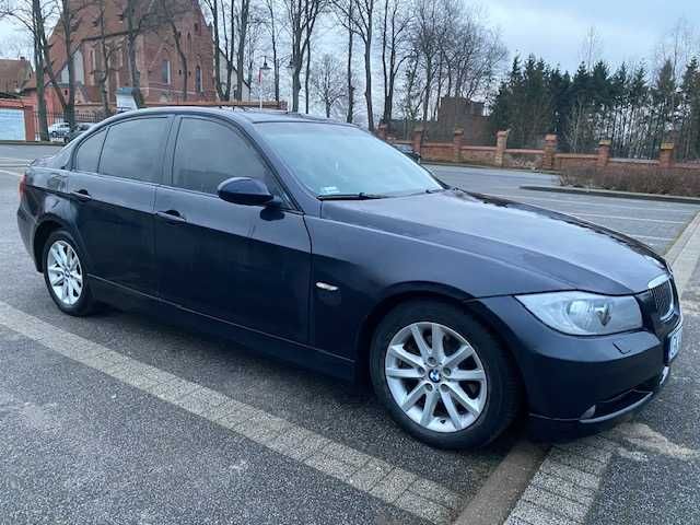 BMW E90 2.0D 163 KM / Xenon / Navi / Alu / Monaco blau