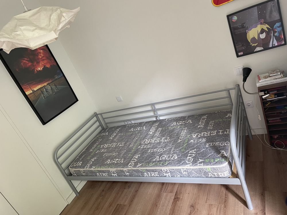 Vendo cama e colchão solteiro (Ikea+pikolin)