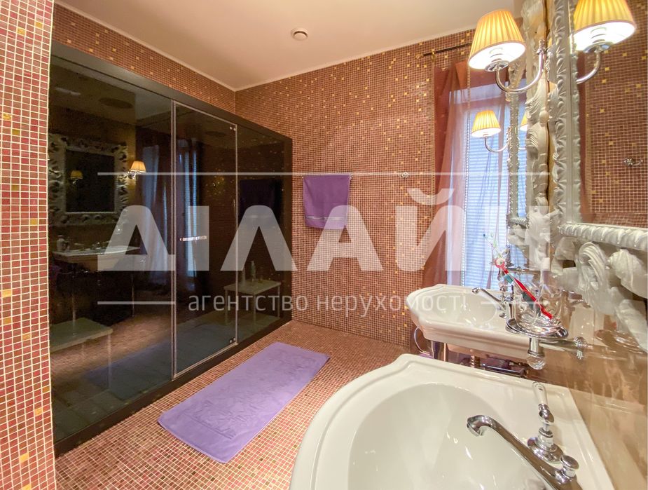 LUXURY поместье  в закрытом ЖК ,со своим пляжем в городе !
