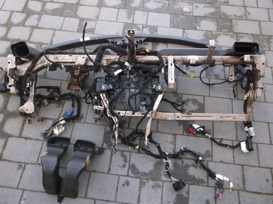 Ford Escape Kuga MK3 wyswietlacz ekran deska kokpit AIR bag pasazera