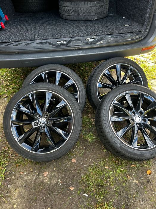 Диски + шини skoda 5*100 чорні R17