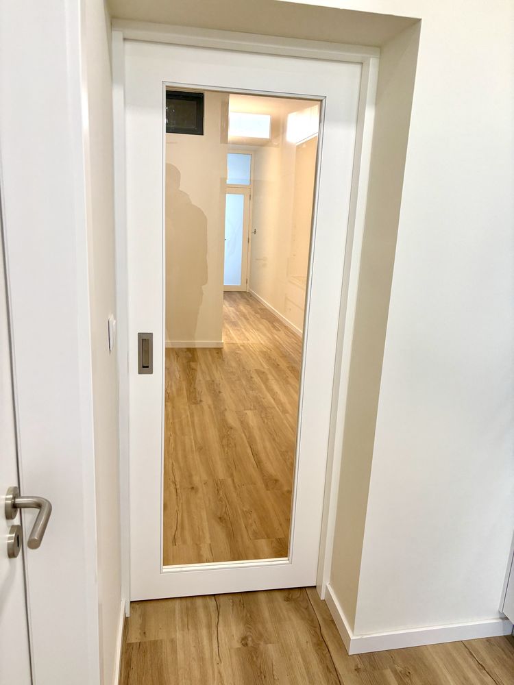 Quarto em moradia com 3 quartos para estudantes.