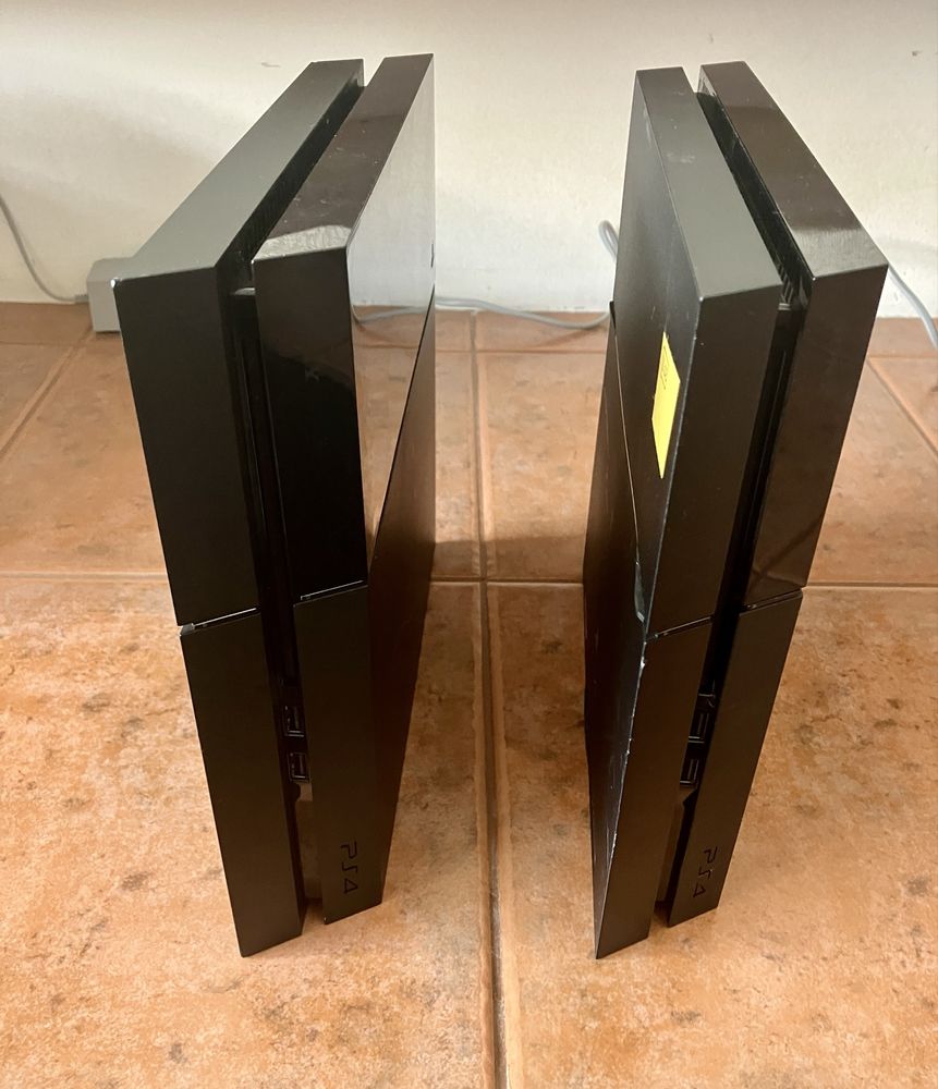 Duas Playstation 4 (FW 6.72 e 11.02) (ver descrição)