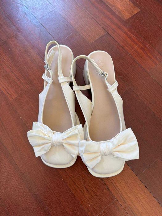 Sapatos femininos slingback creme com laços, tamanho 38