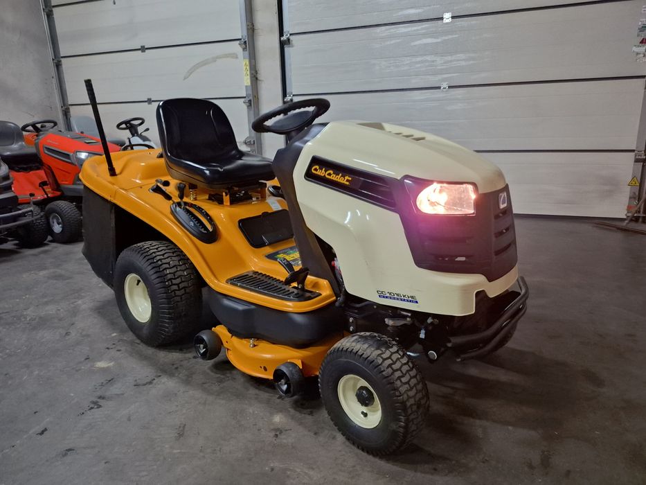 Kosiarka traktorek cub cadet 18km pompą oleju automat. Bardzo ładny
