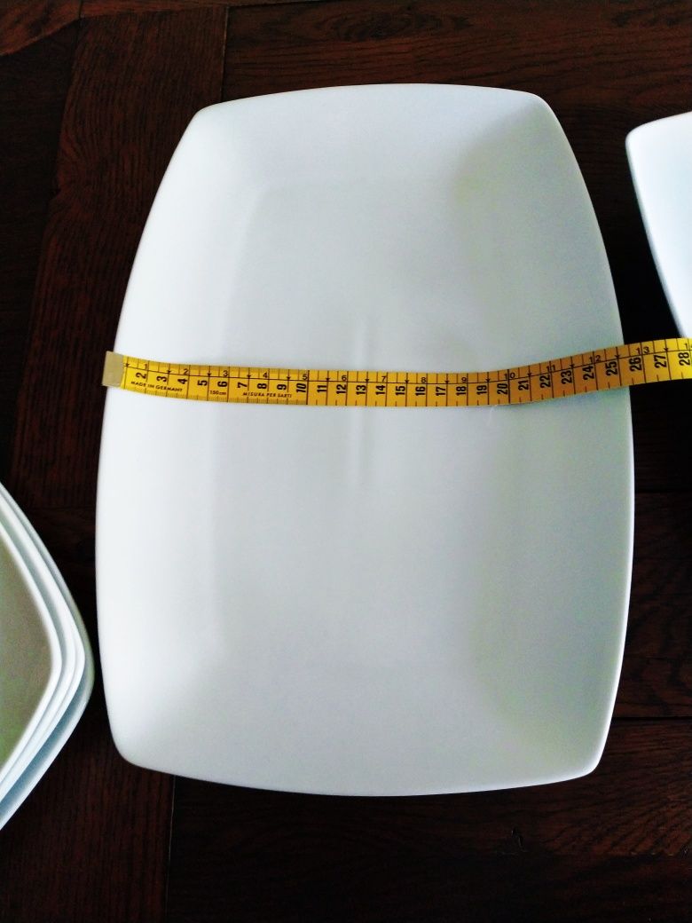 Serviço de 12  peças de jantar de porcelana  ARC,  usado, em muito bom