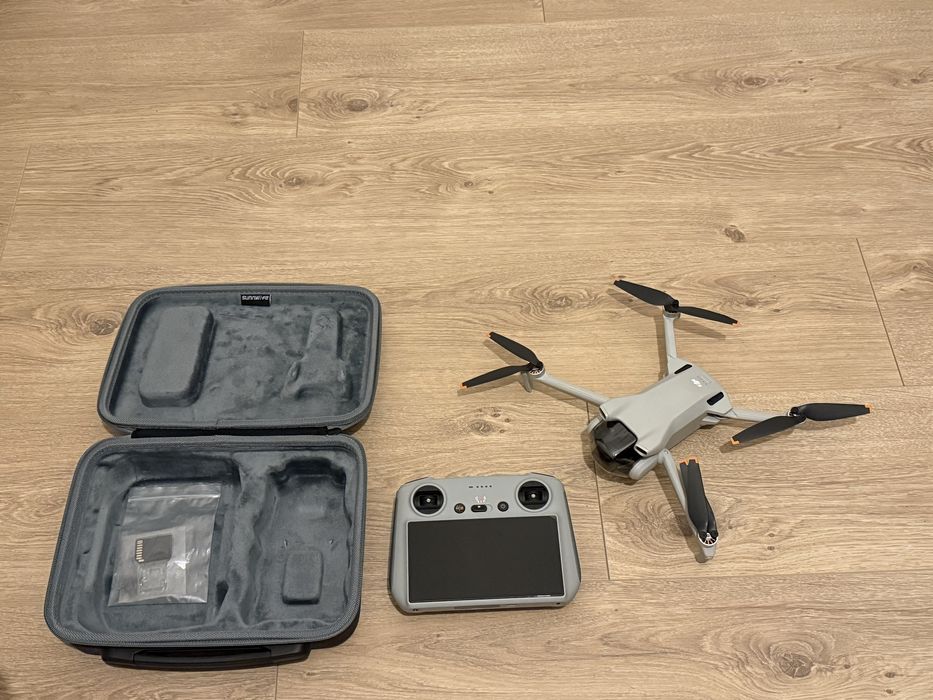 DJI Mini 3 z kontrolerem RC