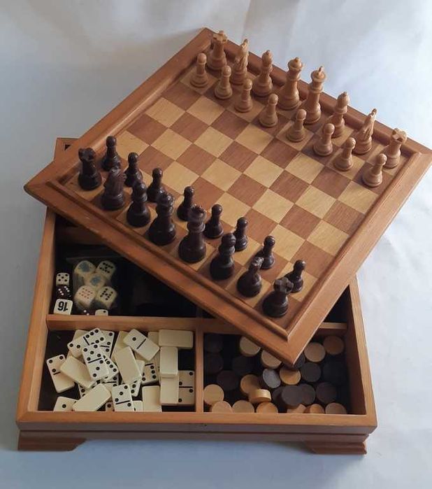 Игровой набор деревянный шахматы, шашки, нарды, домино, кости