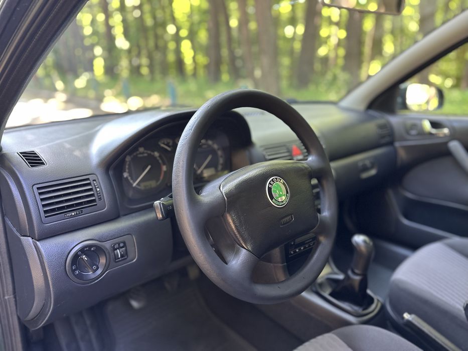 Шкода Тур 1.9 ТДІ хороше та економне авто