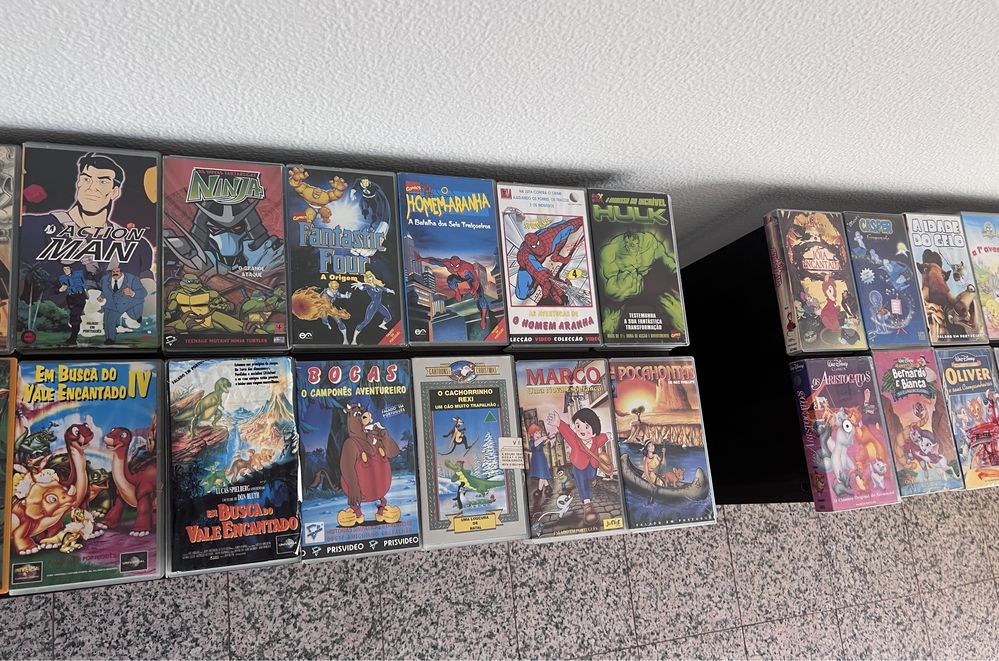 Cassete VHS várias 2€ cada (+100und)