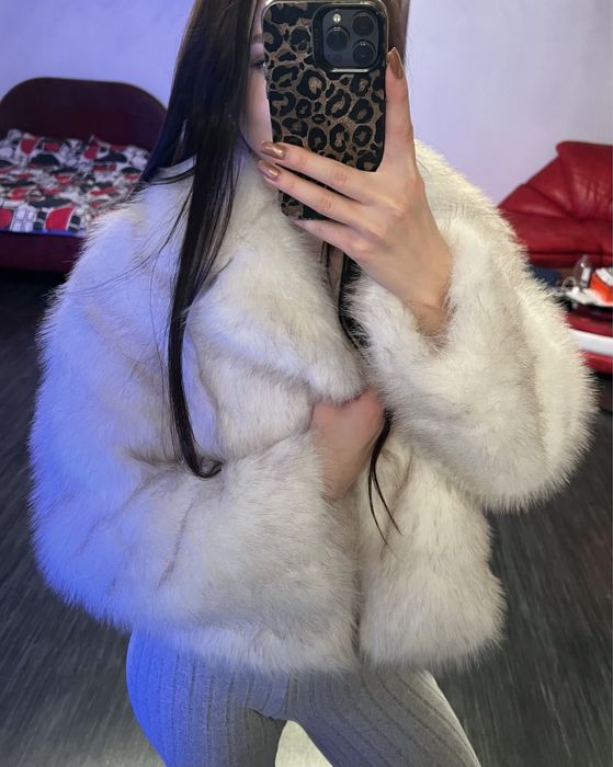 Шубка ZARA біла з еко хутра