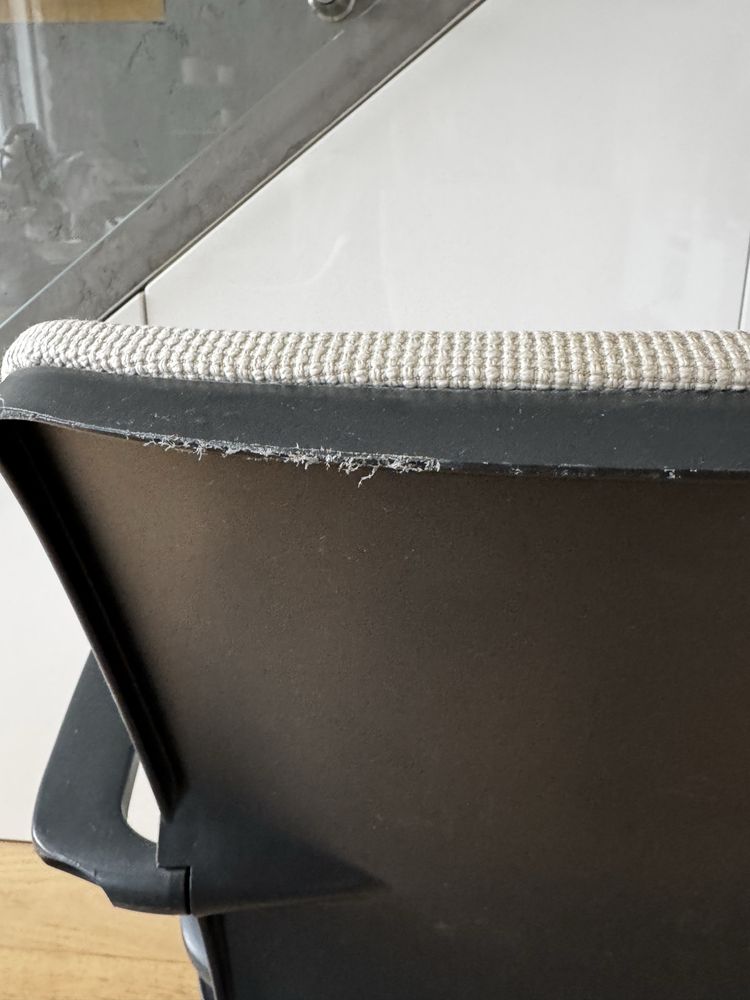 Krzesło obrotowe IKEA Joakim - kremowe obicie
