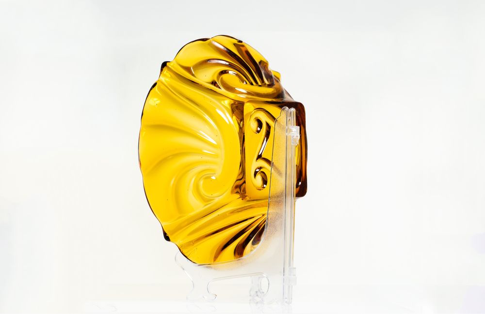 Piekna bursztynowo - miodowa  misa Rudolfova Hut Invald