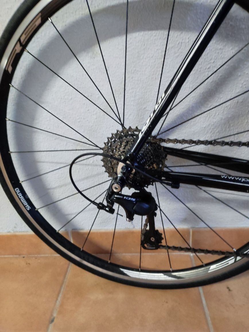 Jorbi Champion 6 Alu Shimano 105 (2×12)