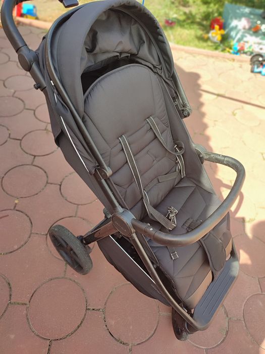 Прогулянковий візочок Carrello Bravo Plus 2023 року