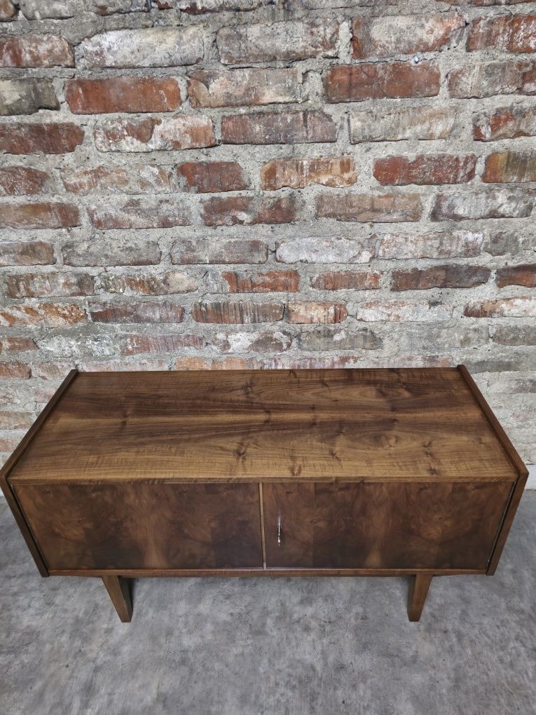Komoda vintage prl projekt Hałasa po renowacji