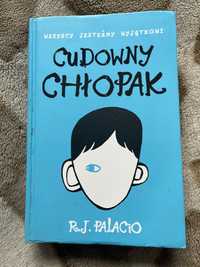 Cudowny chłopak literatura książka dla dzieci młodzieży palacio