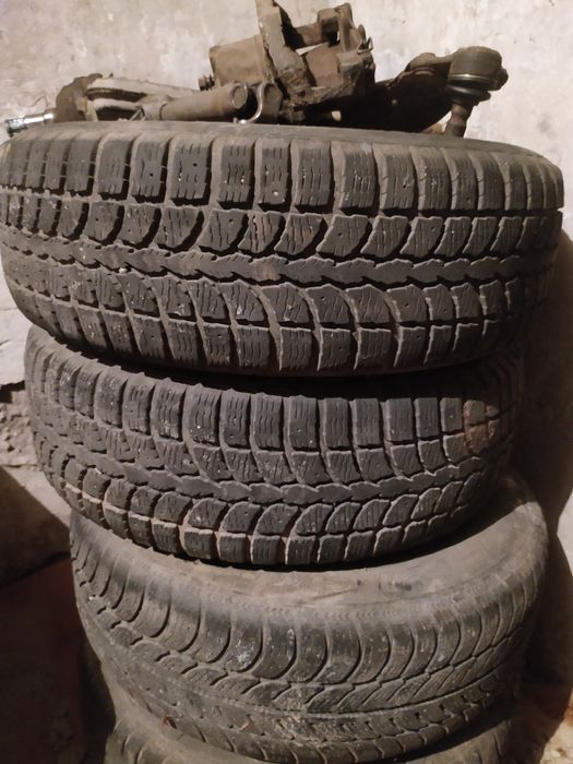 Продам шины с дисками R15 1100 за штуку