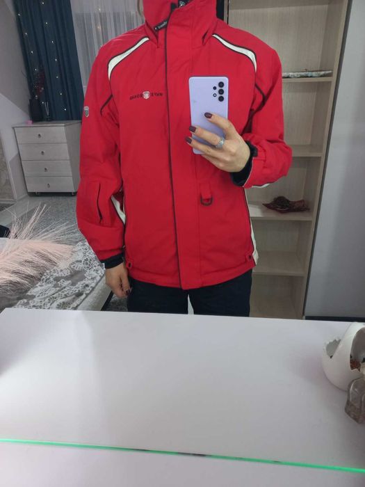 Зимова куртка в ідеальному стані.