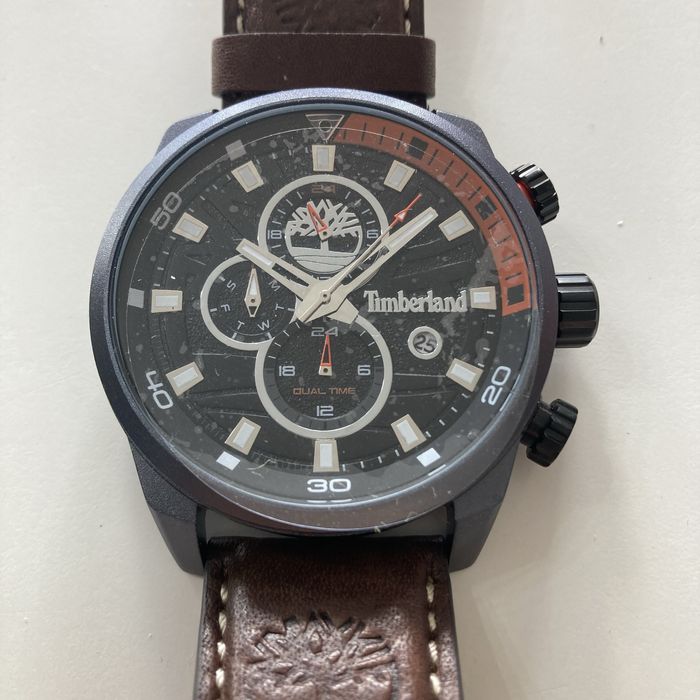 Relógios Sector (3) Timberland (1] Bórelli e Lorus (2).