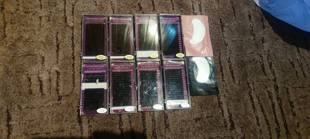 Pakiet rzęs na pasku firmy Nagaraku 8 paletek+ płatki pod oczy