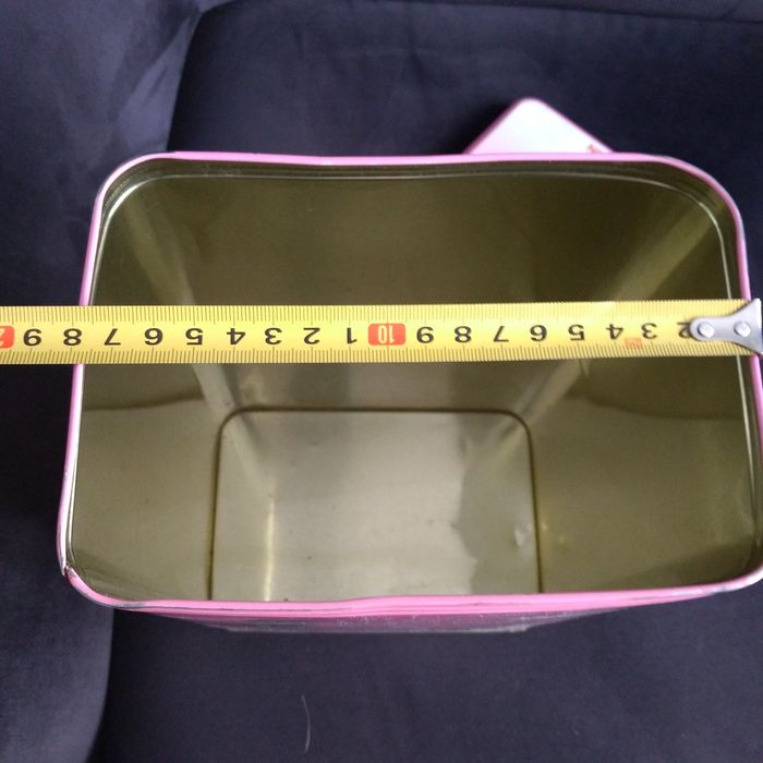 Pojemnik, puszka metalowa dla kota na karmę royal canin