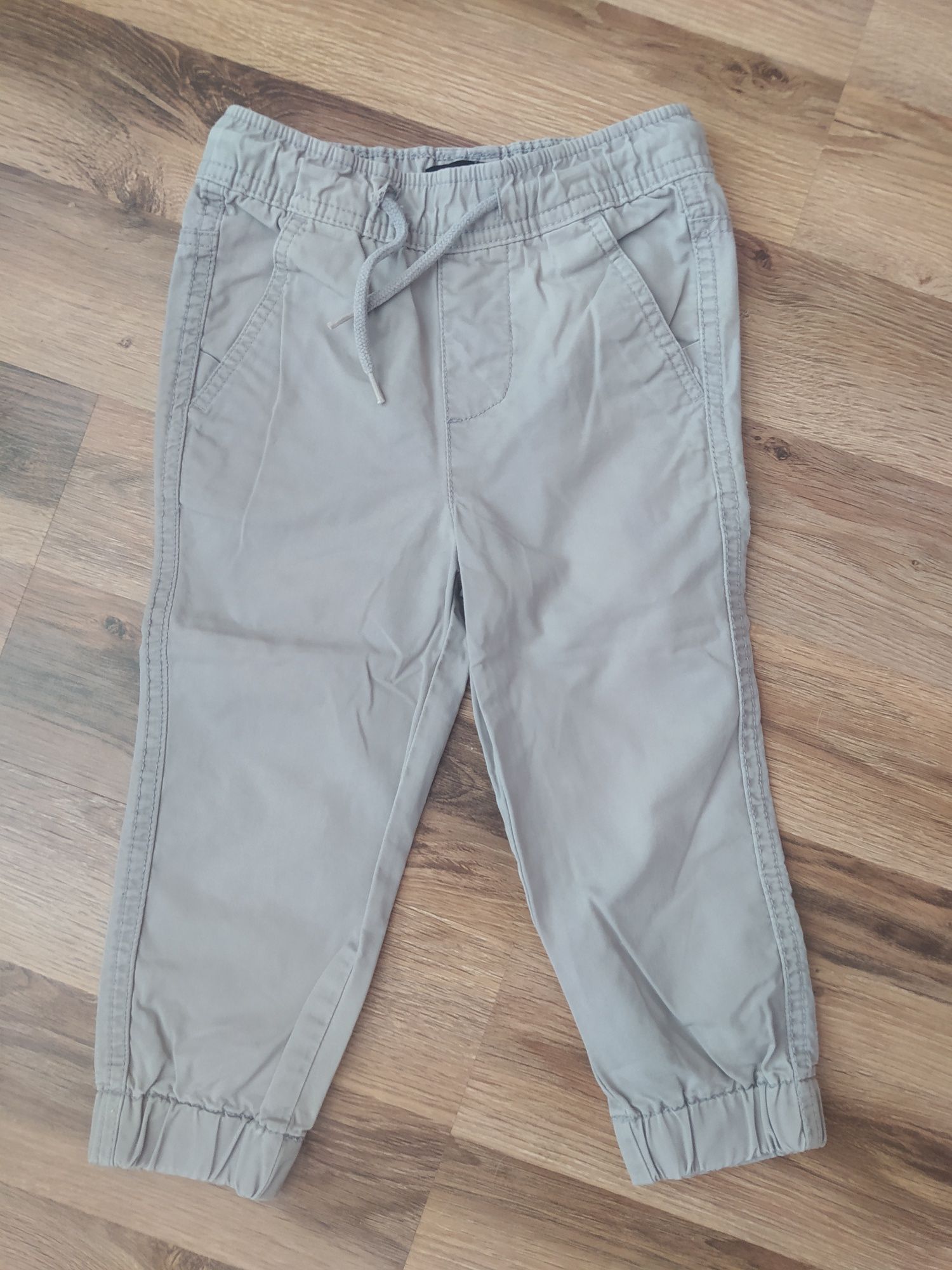 Штаны, джинсы, джогеры Reserved 2-3 года