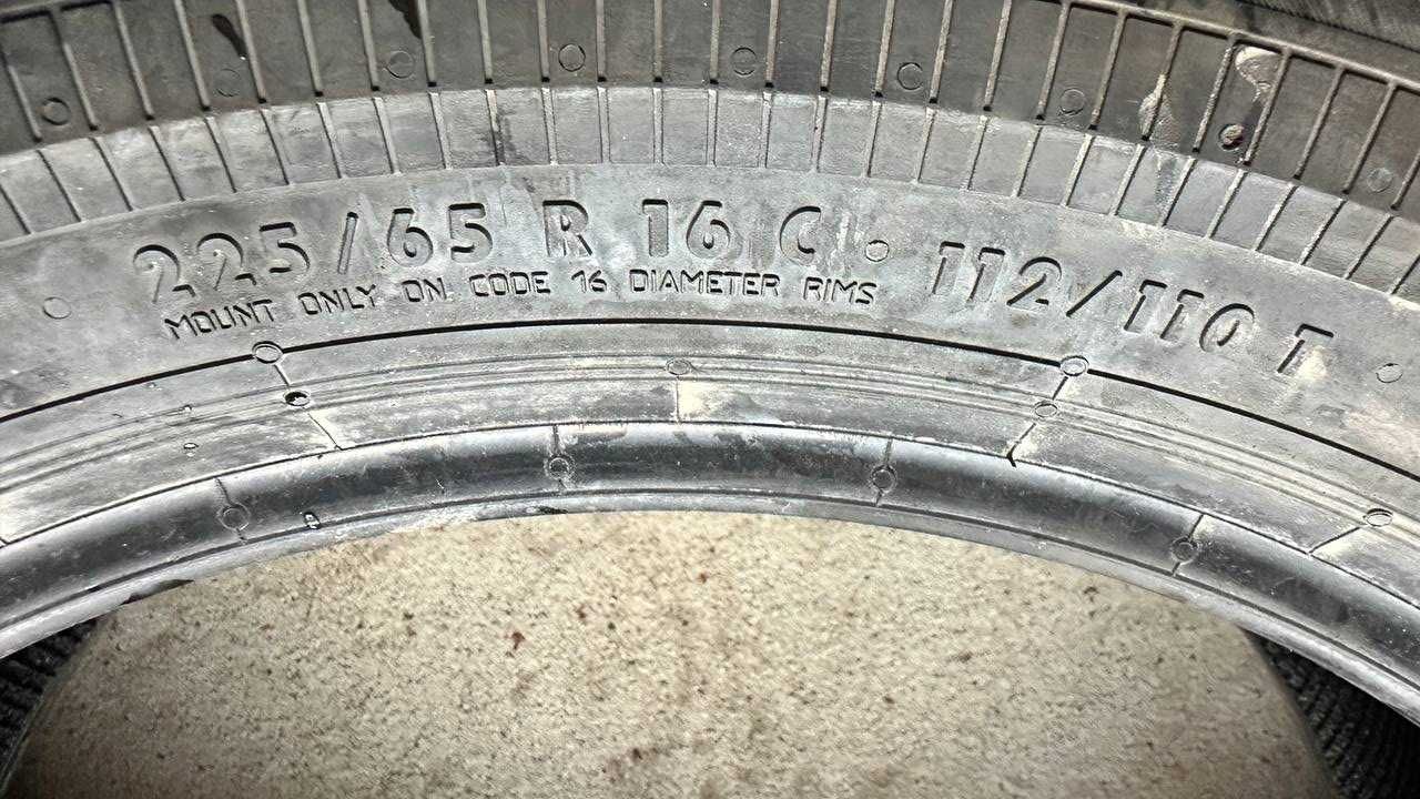 Літні шини  225 65 R 16С Контінеталь Continental