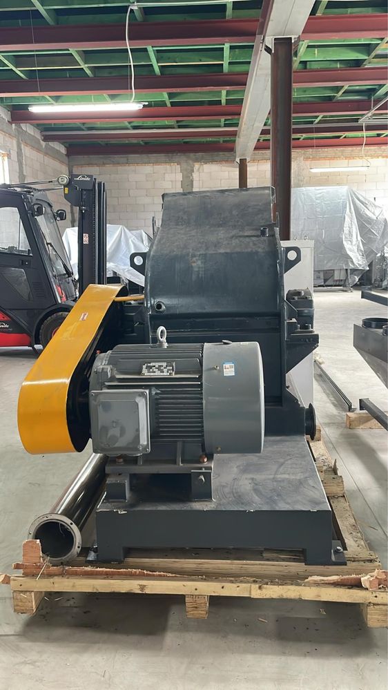 Rozdrabniacz kruszący młotkowy, chłodzony wodą - z silosem, moc 55KW