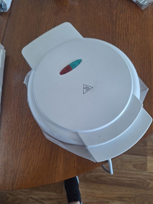 Вафельниця на вафлі