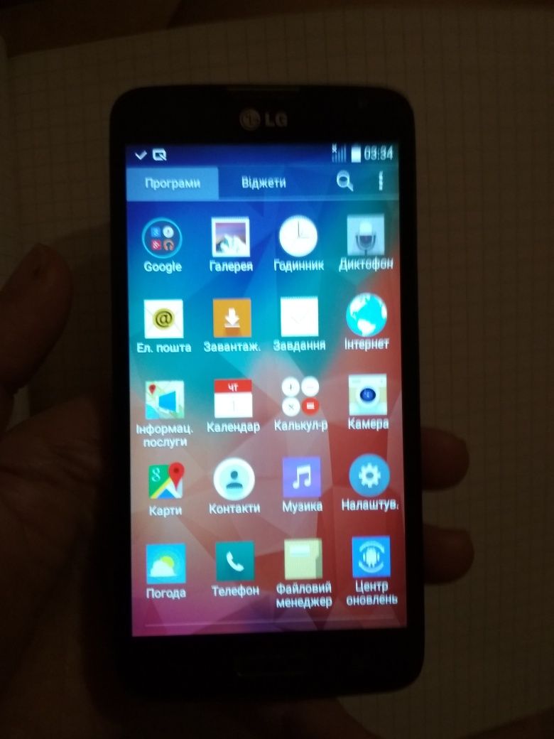 Смартфон LG L90 в рабочем состоянии