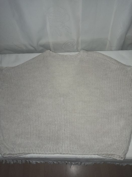 Sweter rozpinany oversize.