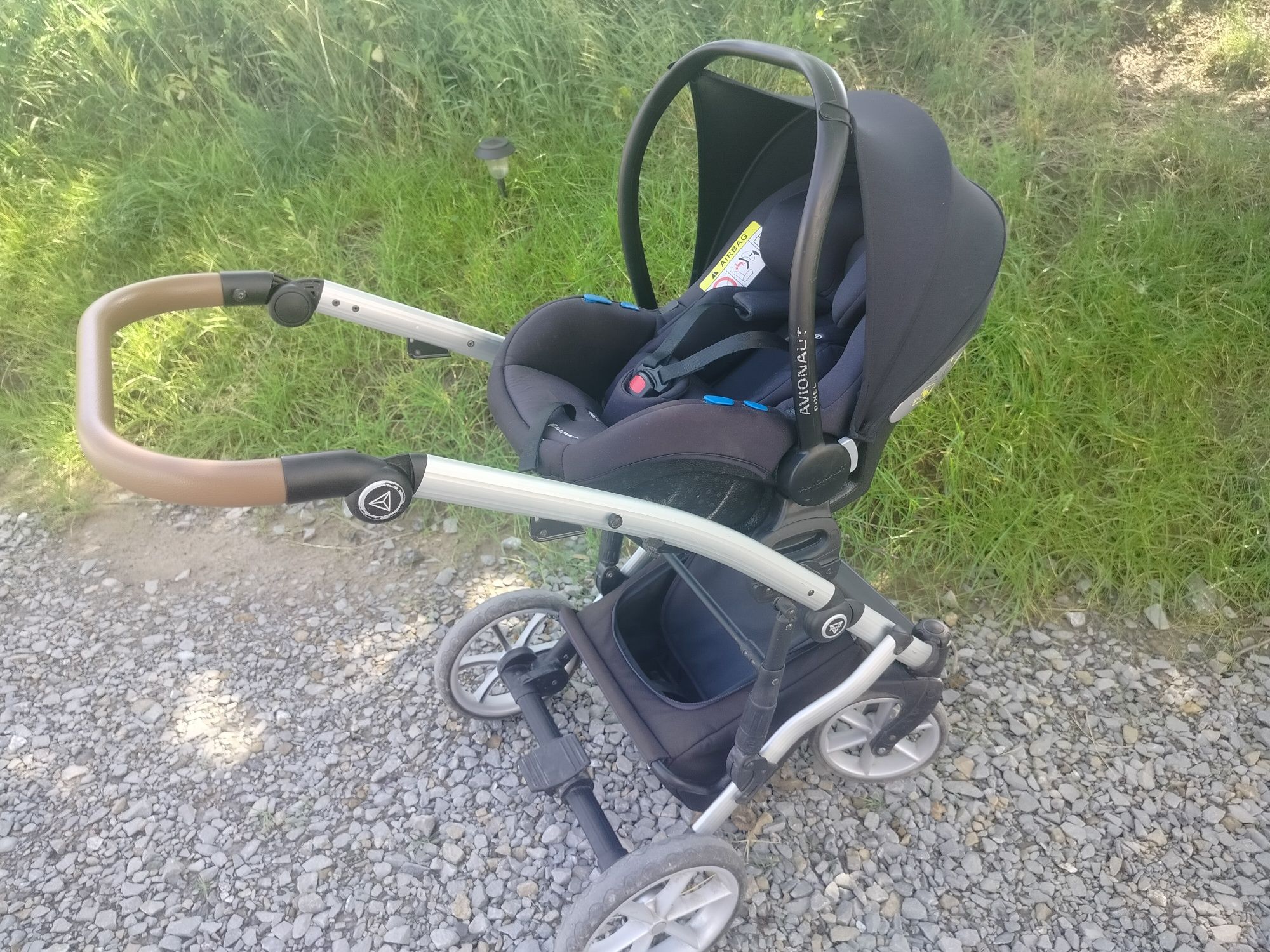Wózek Junama Space 2w1 + nosidło Avionaut