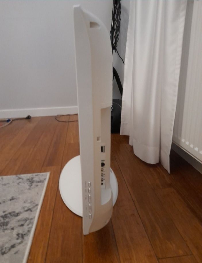 Biały telewizor LCD 32 całe Samsung