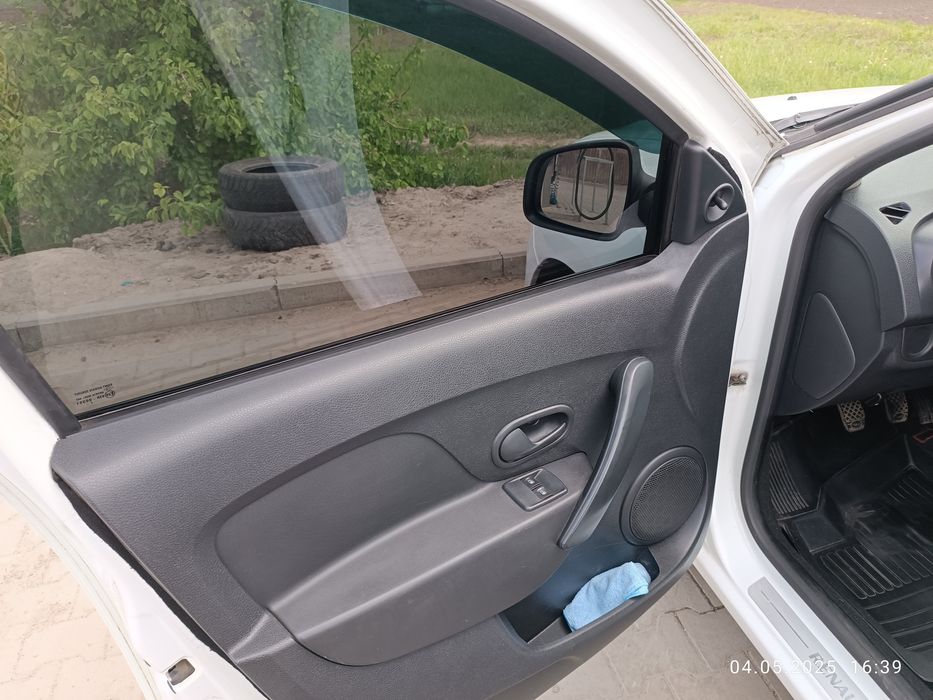 Рено логан 2013 рік