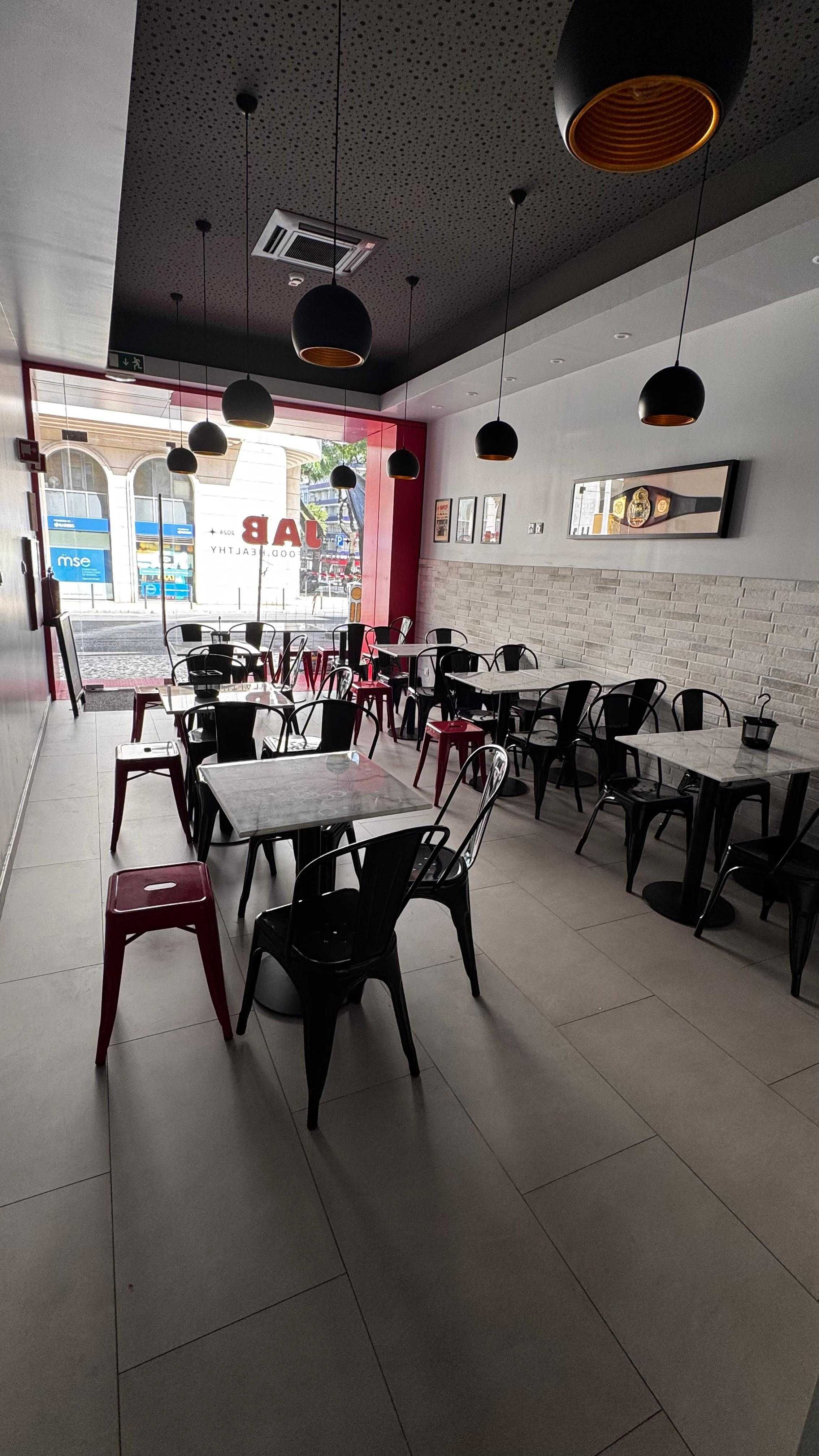 Mesas de Marmore, Cadeiras e Banquetas de aço - PREÇO NA DESCRIÇÃO