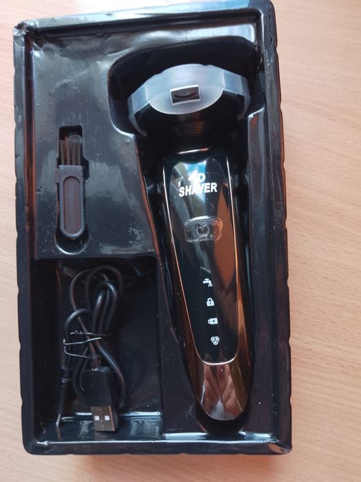 Golarka męska ładowana przez USB.